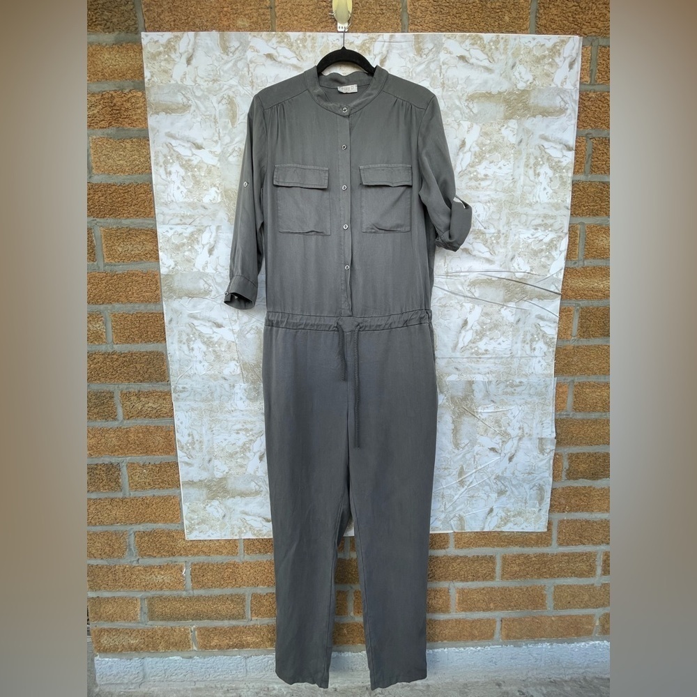 Suzy D London size small tencel  jumpsuit made in Italy pewter/gray